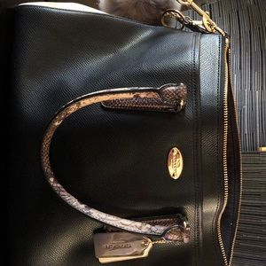 Black and snakeskin coach bag 🐍🖤
